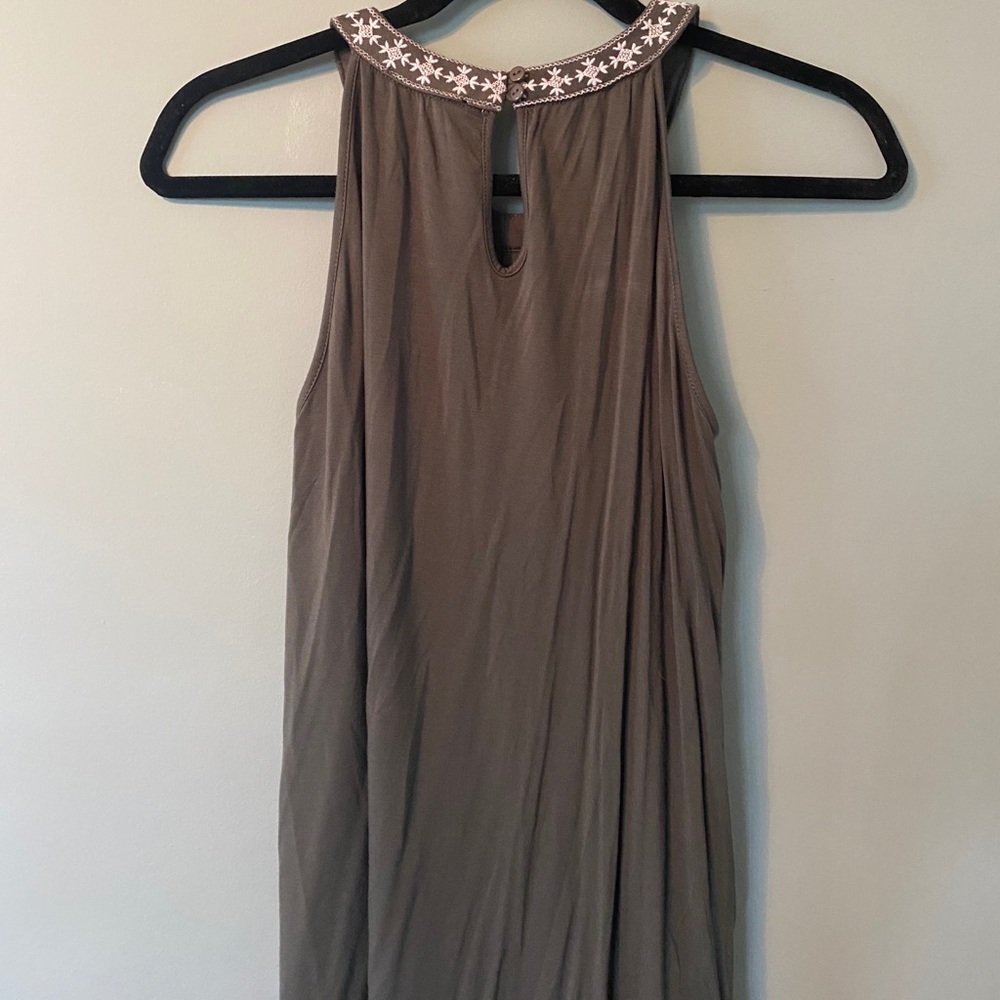 Embroidered Neck Tank - Picture 2 of 3